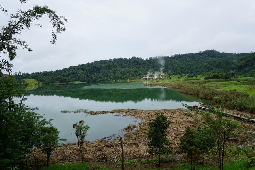 Green Lake Linow Hotel Tomohon Exterior photo